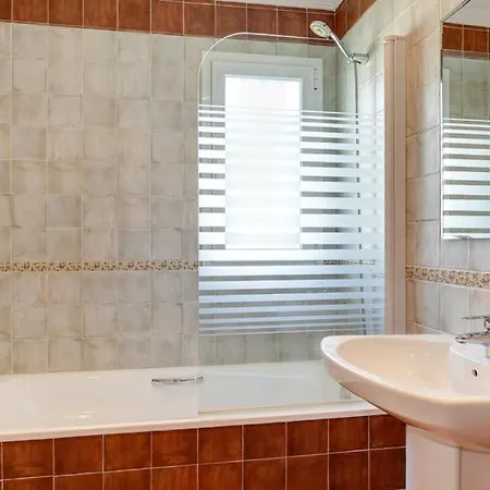 Sleeps 6 Pool Air Con Wifi Villa