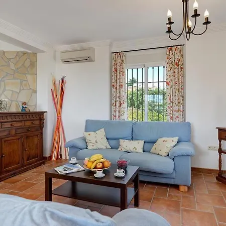 Sleeps 6 Pool Air Con Wifi *